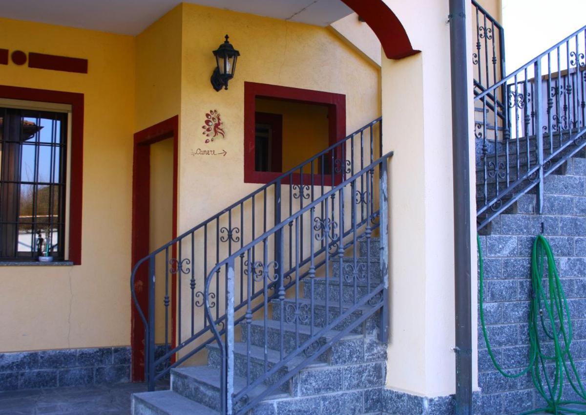 Albergo Vecchio Pavone ボルガロ・トリネーゼ エクステリア 写真