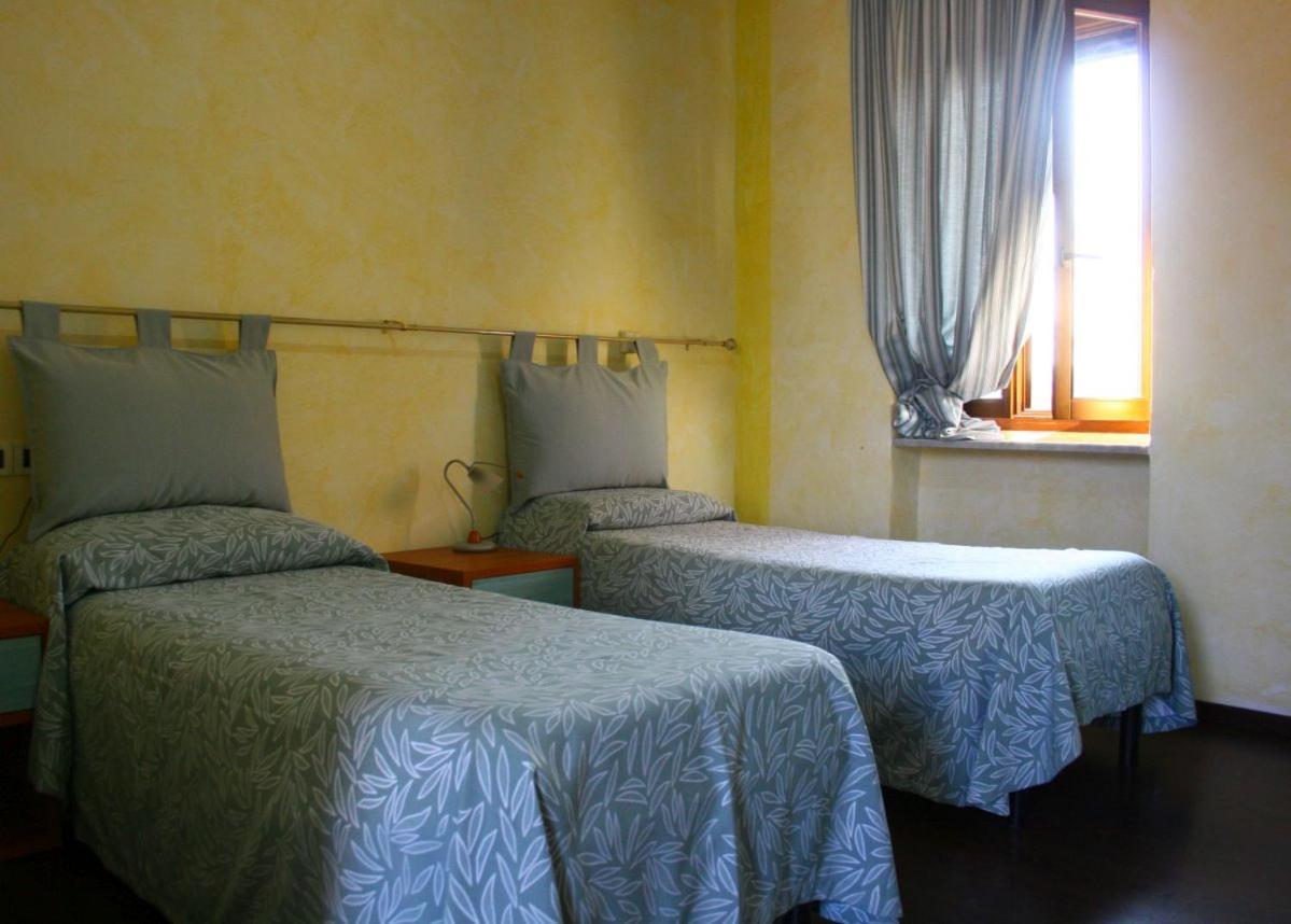 Albergo Vecchio Pavone ボルガロ・トリネーゼ エクステリア 写真