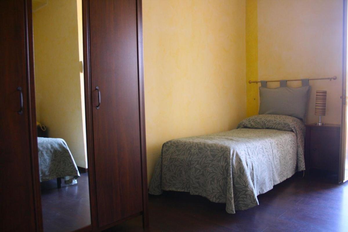 Albergo Vecchio Pavone ボルガロ・トリネーゼ エクステリア 写真